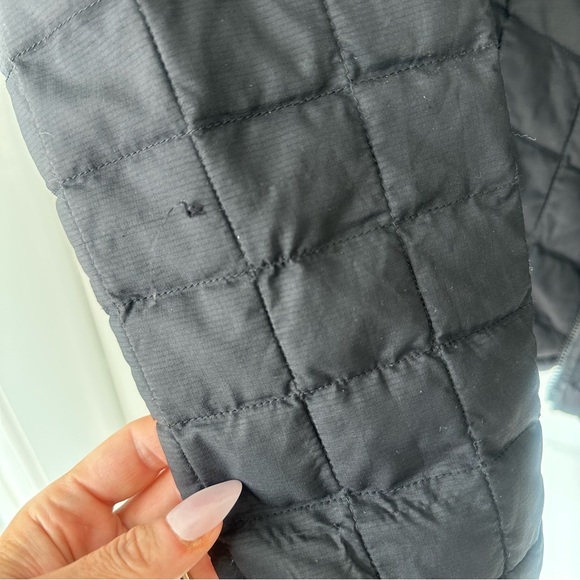 The North Face Thermoball Lightweight Puffer Jacket - Picture 4 of 8